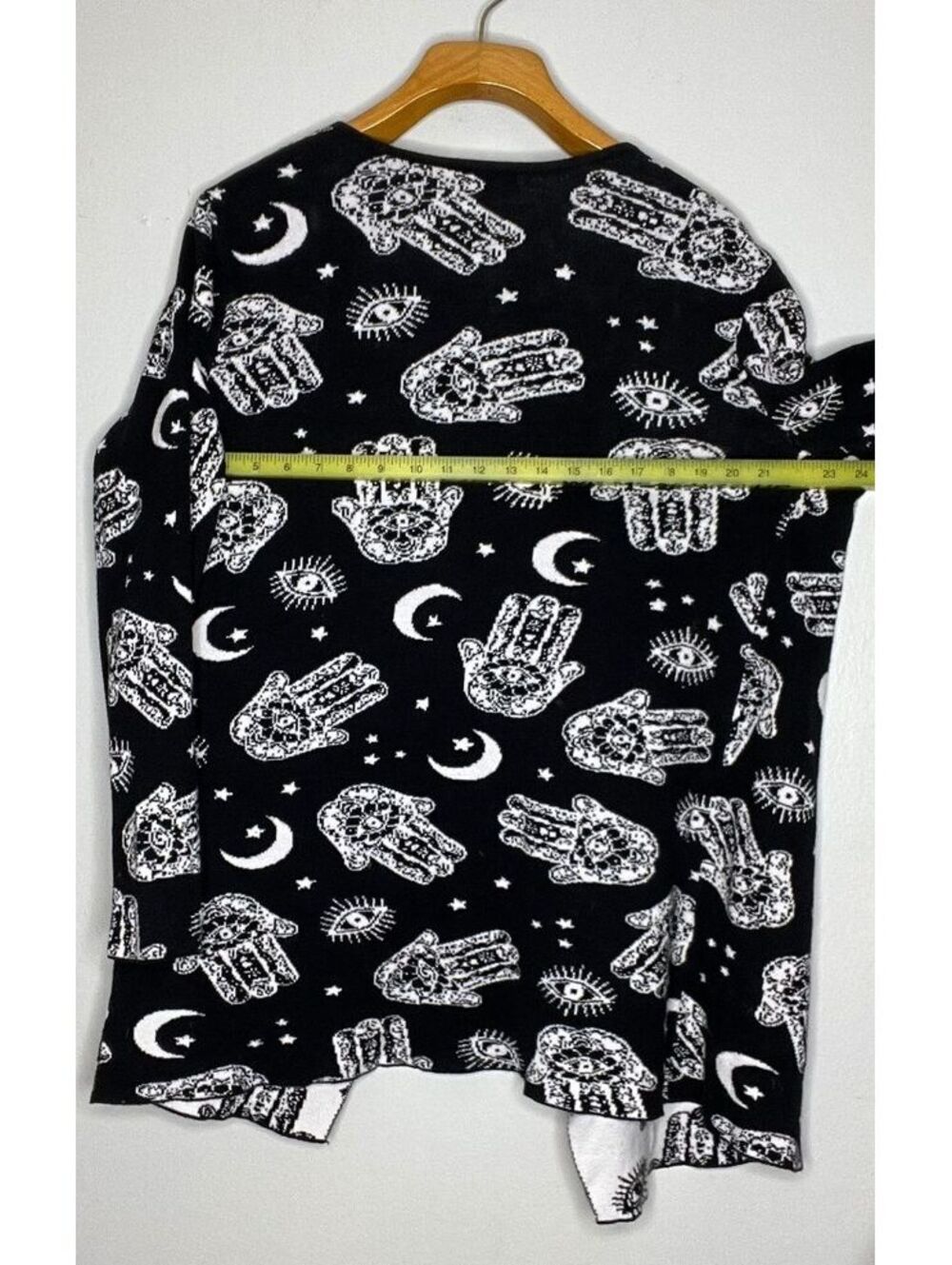 Hot Topic Black and White Hamsa Flyaway Cardigan, Size L - Picture 4 of 6